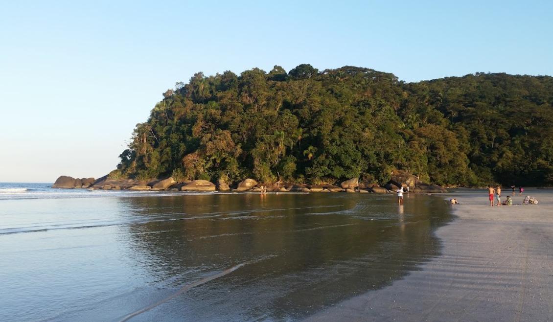 Vista panorâmica da Praia de Itaguaré em Bertioga